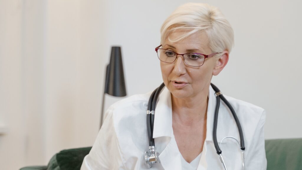 Médecin en téléconsultation